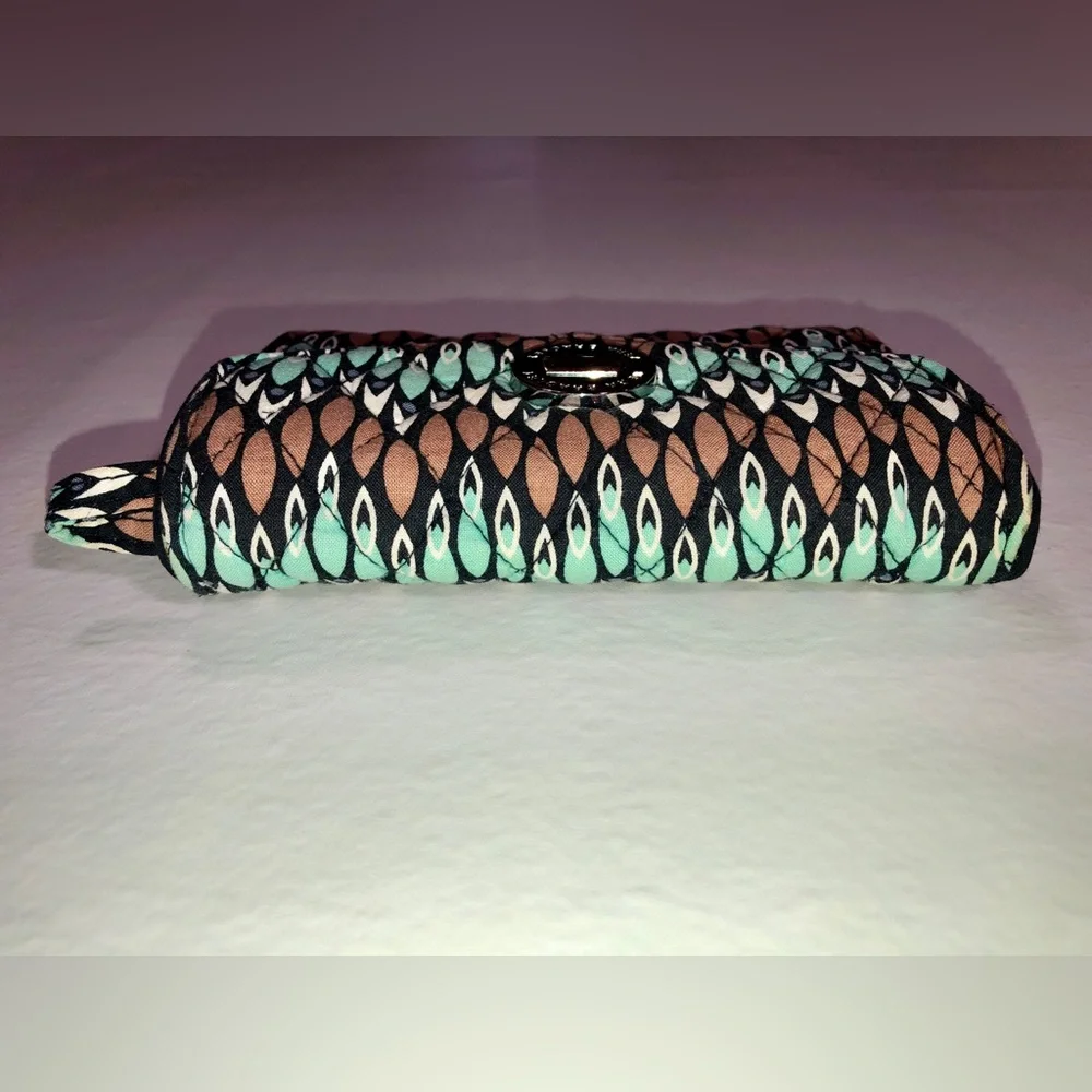 Vera Bradley Your Turn Smartphone Wristlet Sierra Stream Clutch Retired Pattern